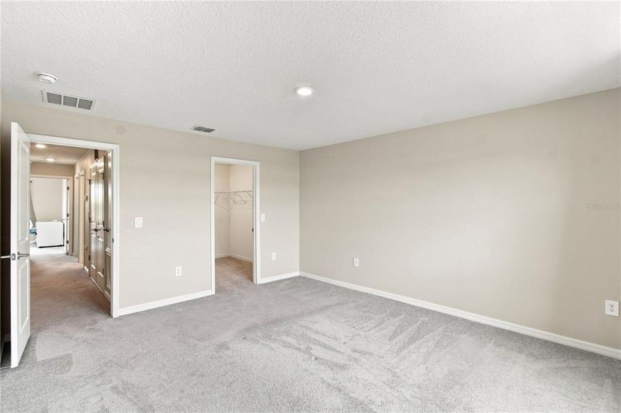 Spacious, unfurnished interior of a new home in , Kissimmee (Image 23).