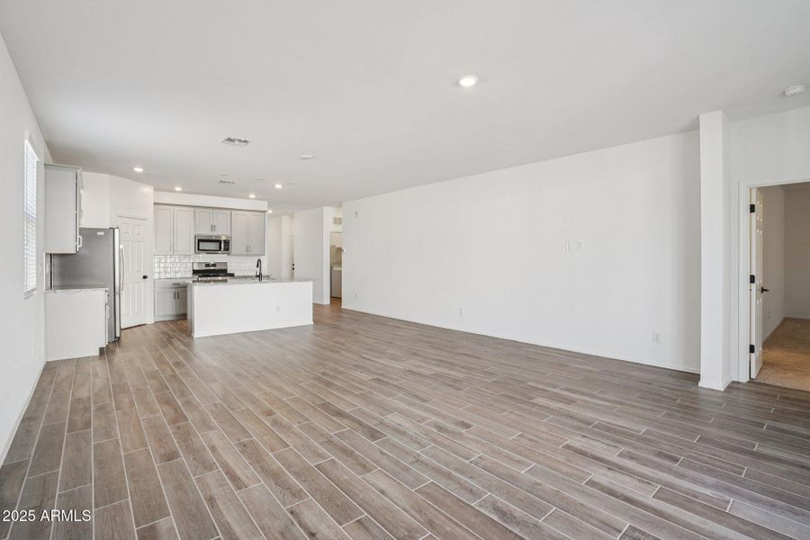 7-web-or-mls-W Old Timer Rd-S1211-007