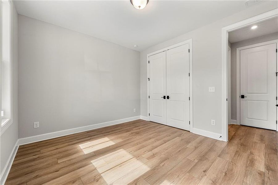 Spacious, unfurnished interior of a new home in Cresswind Georgia at Twin Lakes, Hoschton (Image 22).