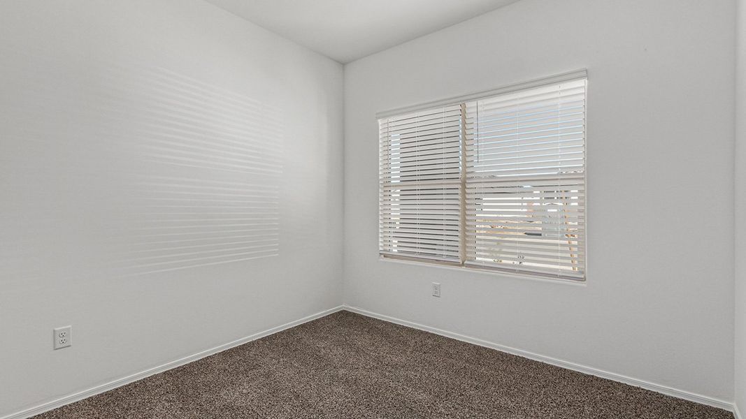 Spacious, unfurnished interior of a new home in Barnett Village, Marana (Image 35).