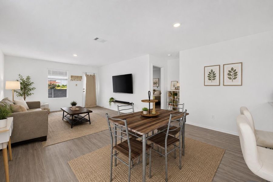 Furnished interior view inside a new home in Elm Creek, Elgin (Image 11).