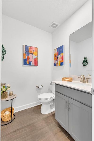 Furnished interior view inside a new home in , Orlando (Image 22).