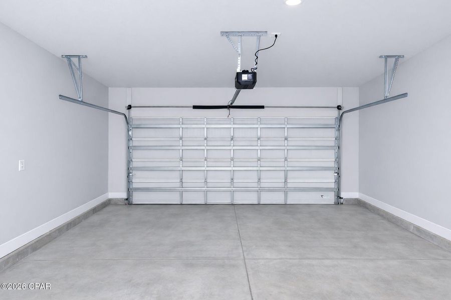Spacious, unfurnished interior of a new home in Parkbrook, Panama City (Image 11).