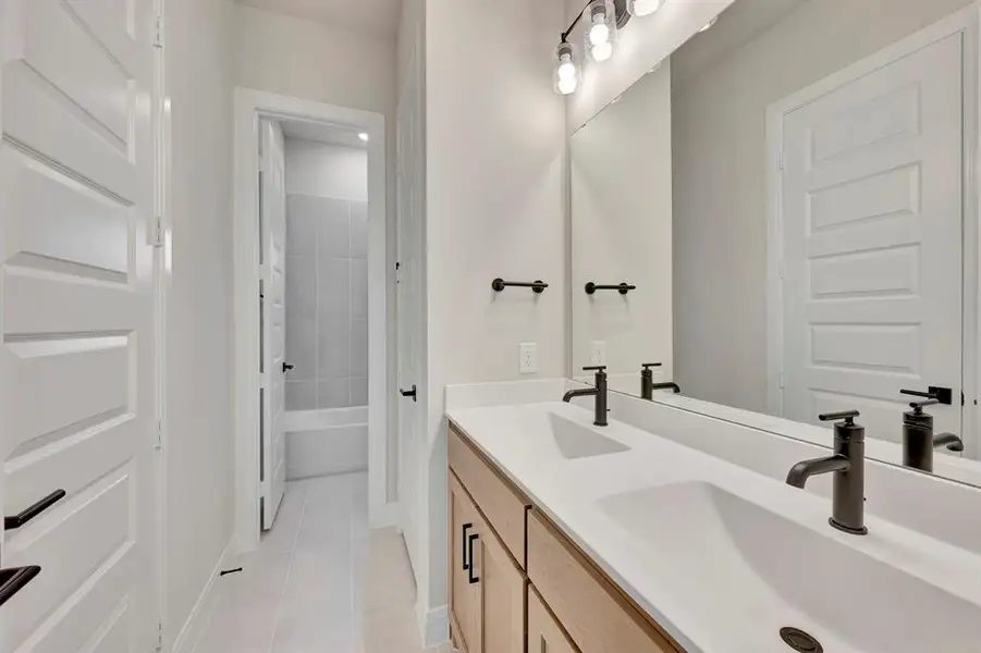 Furnished interior view inside a new home in Myrtle Creek, Waxahachie (Image 6).