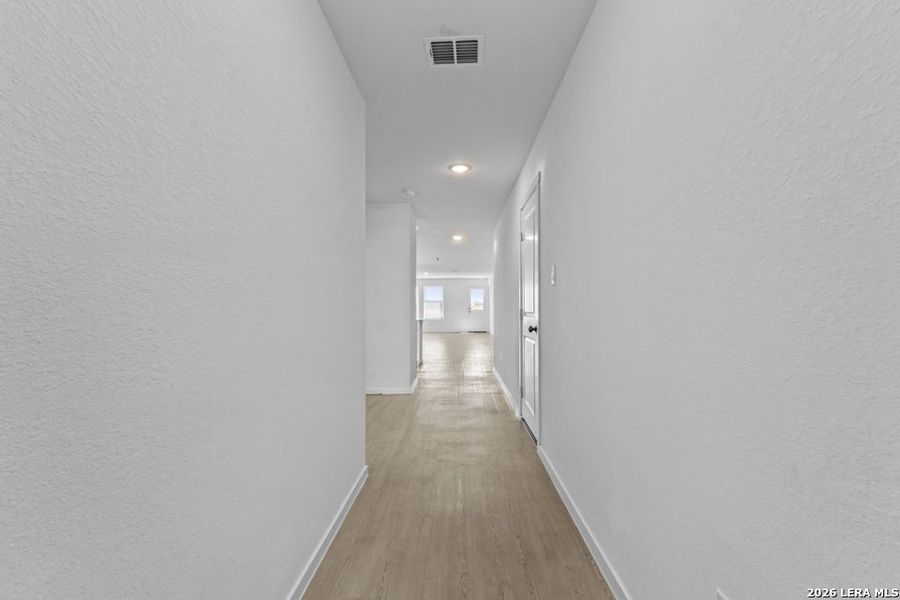 Spacious, unfurnished interior of a new home in Friendship Oaks, Fredericksburg (Image 26).
