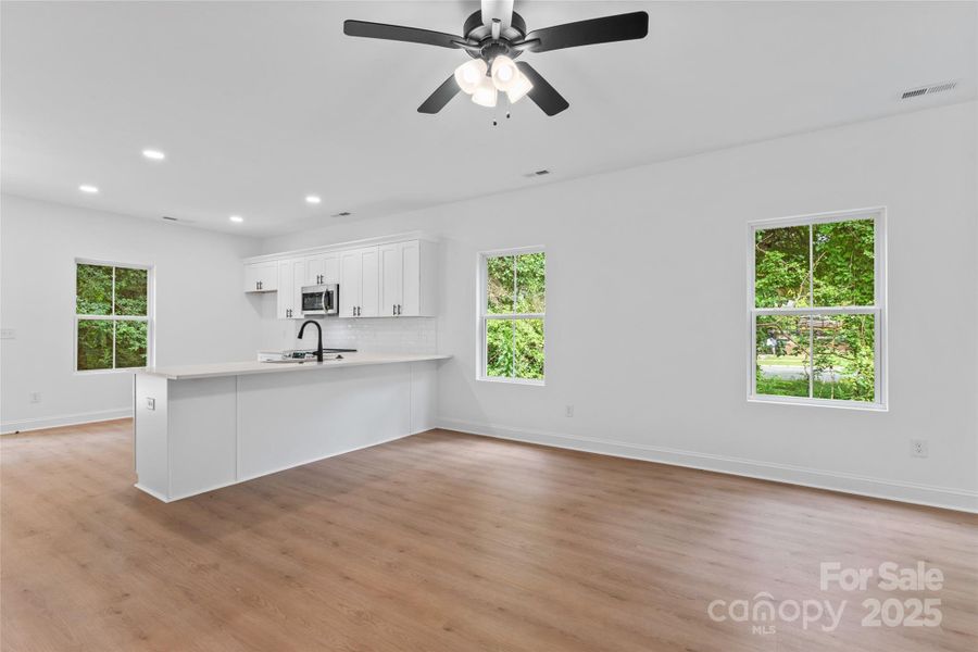 Image 33 of a home in .