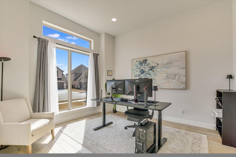 Bright natural light in this large office/flex room