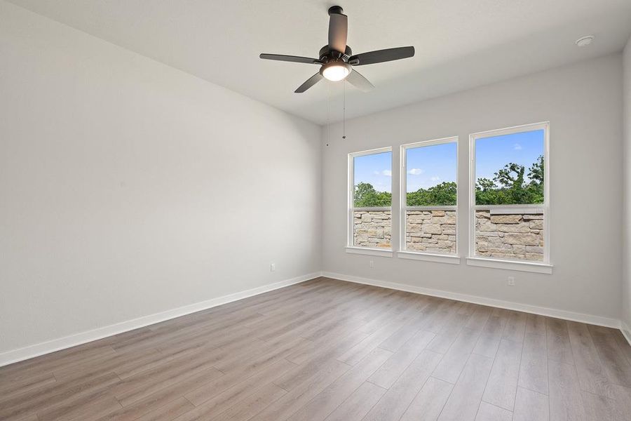 Spacious, unfurnished interior of a new home in Lagos Reserve, Manor (Image 34).