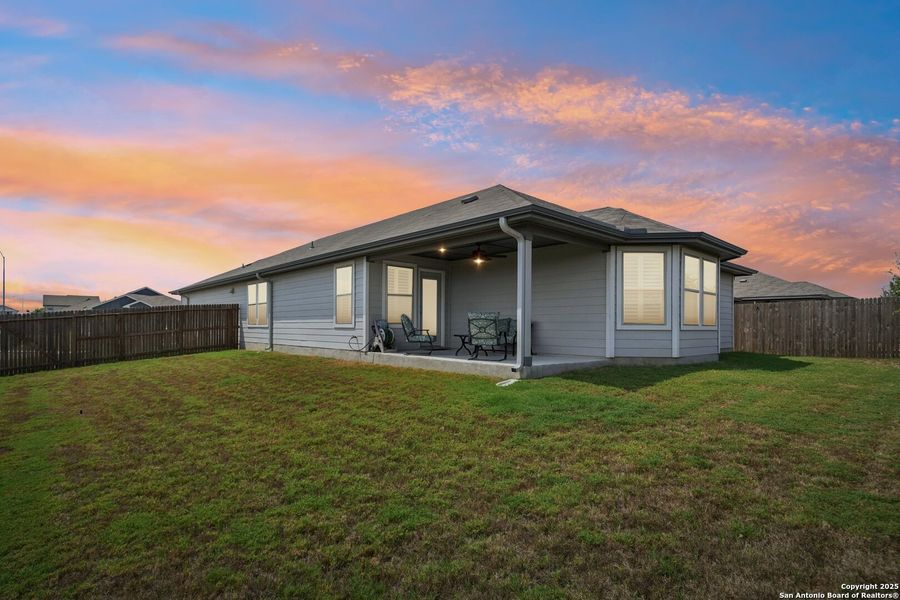 Exterior details and patio area of a home in Meyers Landing, New Braunfels (Image 3).