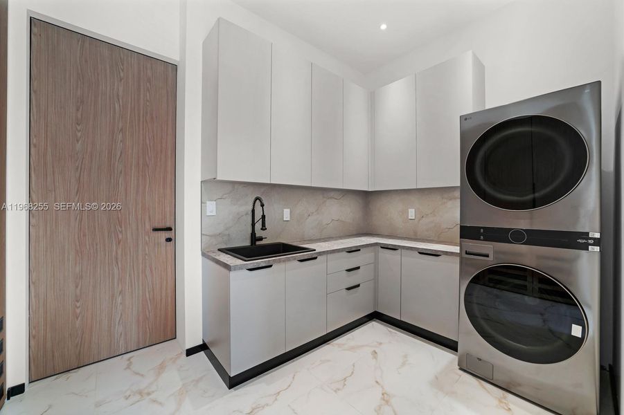 Furnished interior view inside a new home in , Miami (Image 45).