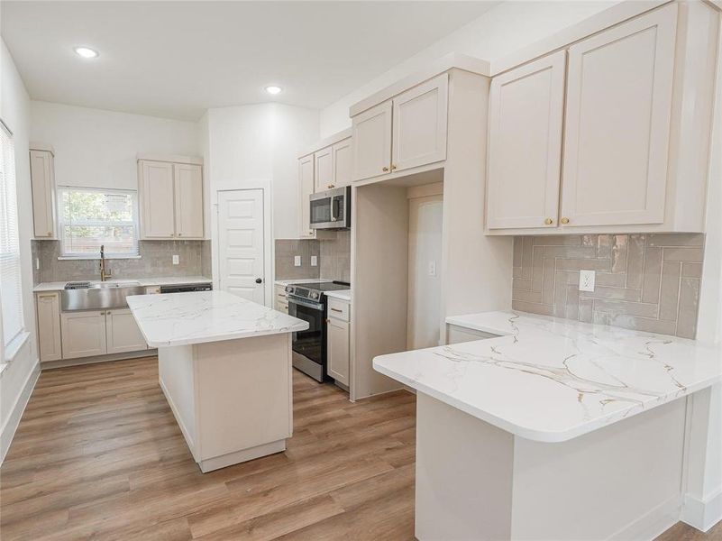 Furnished interior view inside a new home in , Dallas (Image 6).