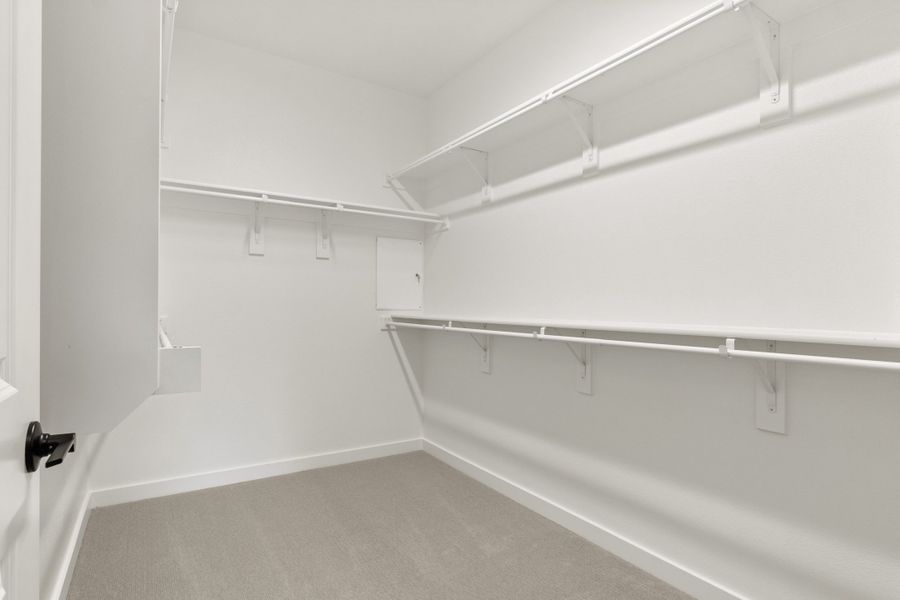 Spacious, unfurnished interior of a new home in Cottonwood Creek, Rowlett (Image 36).