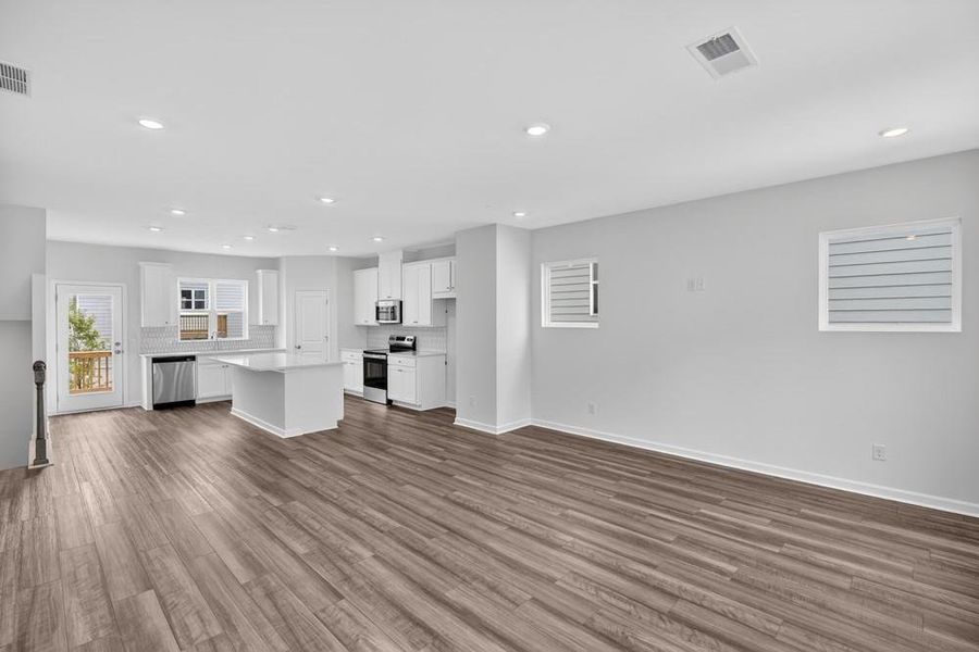 Spacious, unfurnished interior of a new home in Somerset at Veterans Memorial, Mableton (Image 28). Spacious, unfurnished interior of a new home in Somerset at Veterans Memorial, Mableton (Image 28).