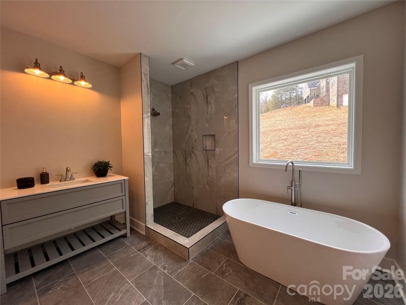 Furnished interior view inside a new home in , Dallas (Image 11).