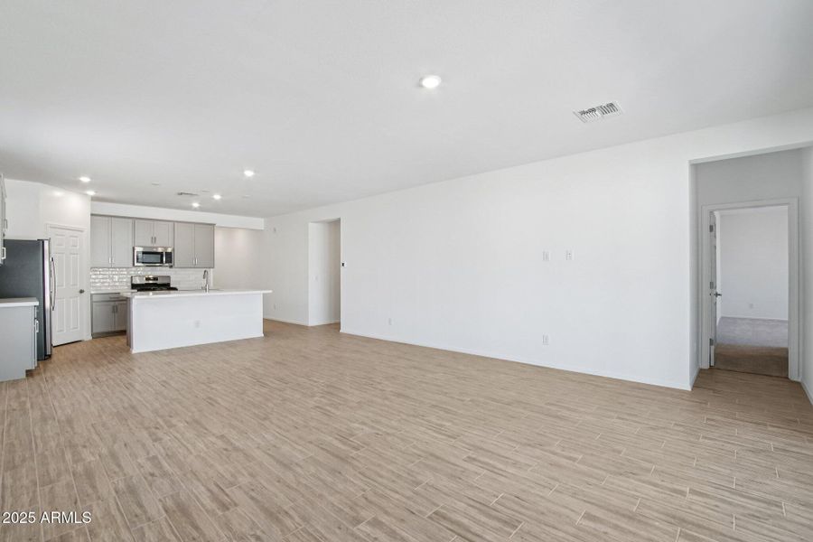 9-web-or-mls-W Mellen Ln-S3009-009 9-web-or-mls-W Mellen Ln-S3009-009