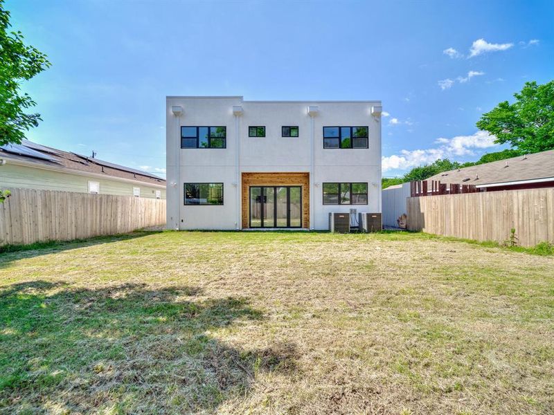 Exterior details and patio area of a home in , Dallas (Image 25).