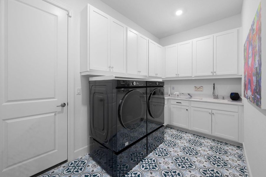 Furnished interior view inside a new home in , Port St. Lucie (Image 16).