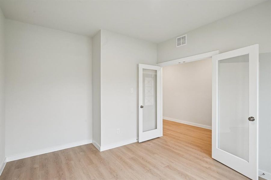 Spacious, unfurnished interior of a new home in Summerwood Estates, Red Oak (Image 22). Spacious, unfurnished interior of a new home in Summerwood Estates, Red Oak (Image 22).