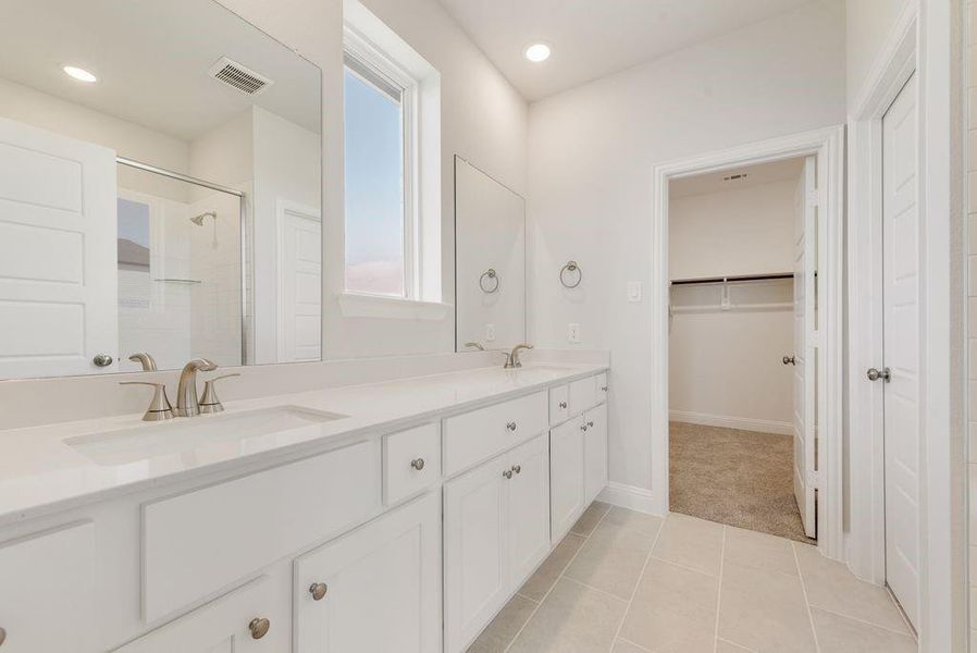 Furnished interior view inside a new home in Walden Pond, Forney (Image 10).