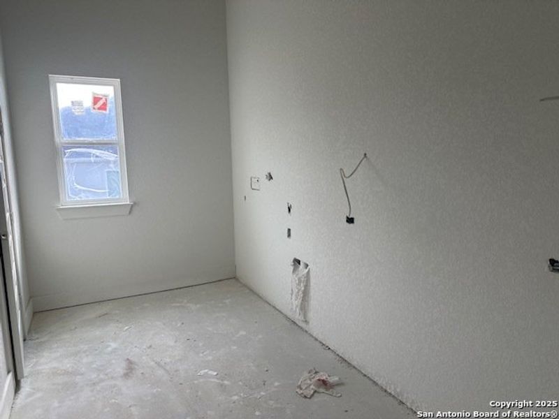 Spacious, unfurnished interior of a new home in Heimer Estates at Garden Ridge, San Antonio (Image 14).