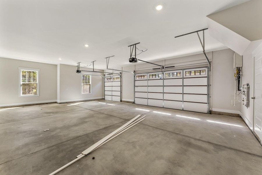 Spacious, unfurnished interior of a new home in Charleston County Homes, Charleston (Image 26).
