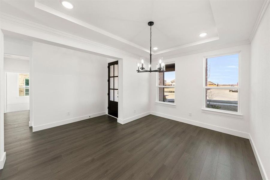 Spacious, unfurnished interior of a new home in Edgewood Creek, Celina (Image 20).
