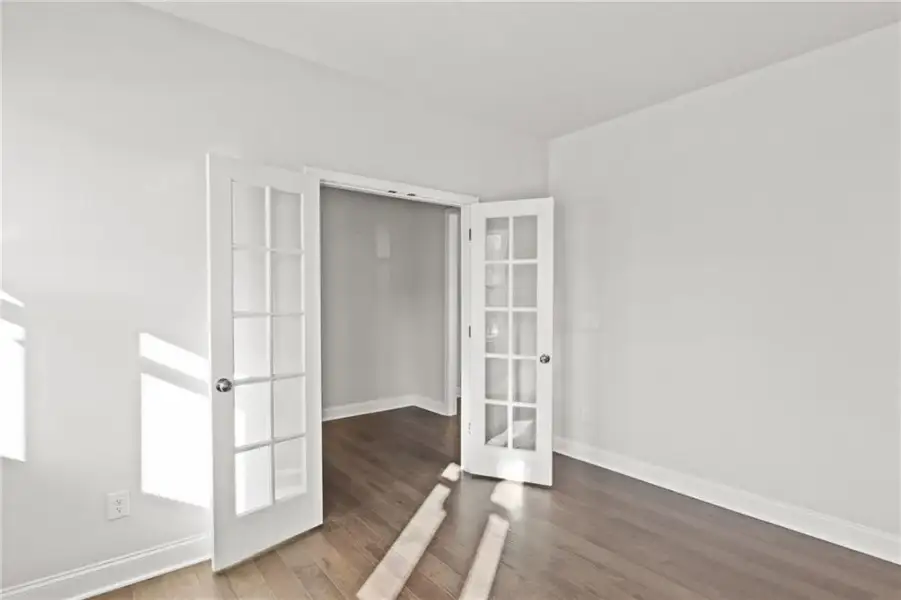 Spacious, unfurnished interior of a new home in Hawthorne Ridge, McDonough (Image 11).