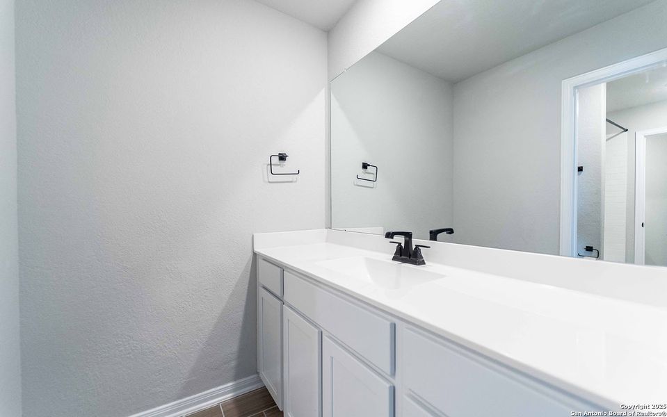 Furnished interior view inside a new home in Homestead, Schertz (Image 3).