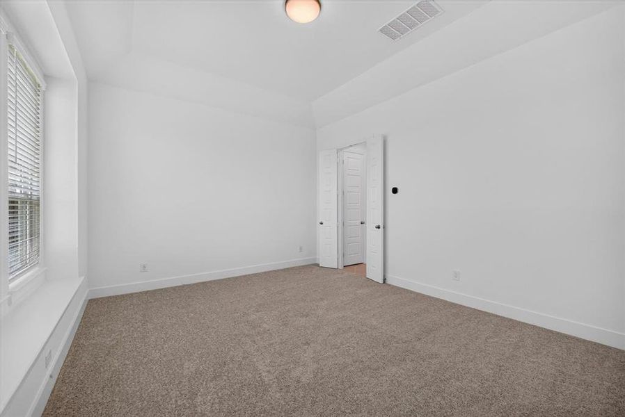 Spacious, unfurnished interior of a new home in Sandbrock Ranch, Aubrey (Image 20). Spacious, unfurnished interior of a new home in Sandbrock Ranch, Aubrey (Image 20).