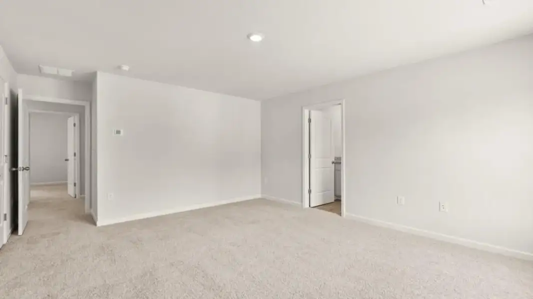 Spacious, unfurnished interior of a new home in Oakleigh Glen, Dallas (Image 14).
