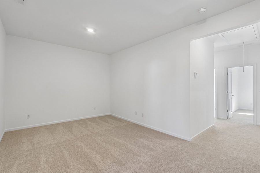 Spacious, unfurnished interior of a new home in Terraces at the Exchange, Fort Mill (Image 30).