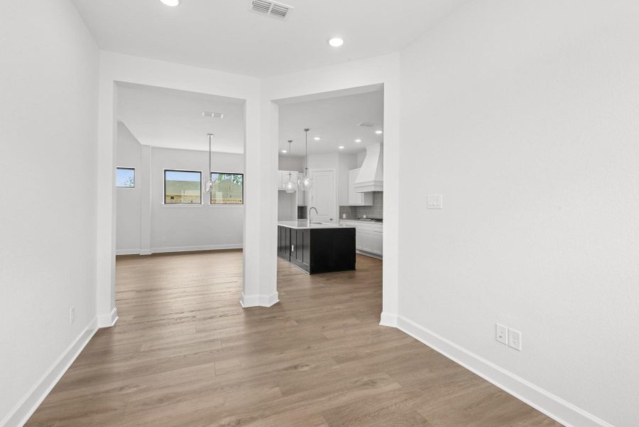 Spacious, unfurnished interior of a new home in ARTAVIA 45' Homesites, Conroe (Image 32).