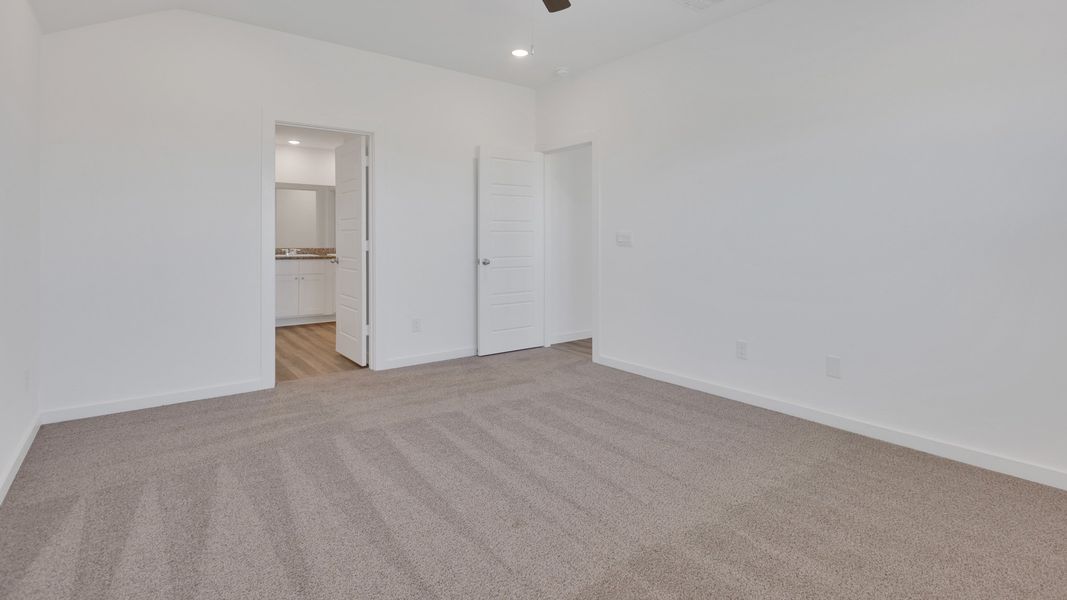 Spacious, unfurnished interior of a new home in Everest Heights, Lubbock (Image 18).