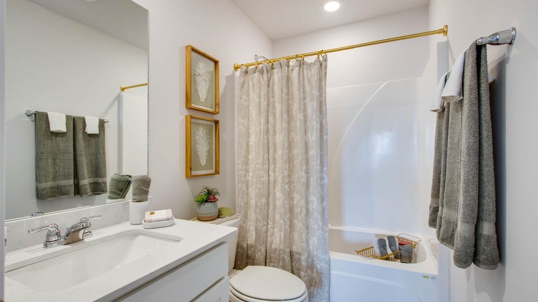 Representative furnished interior of a home built from the OWENS by D.R. Horton in Woodbridge Glen Townhomes, Lebanon (Image 28).