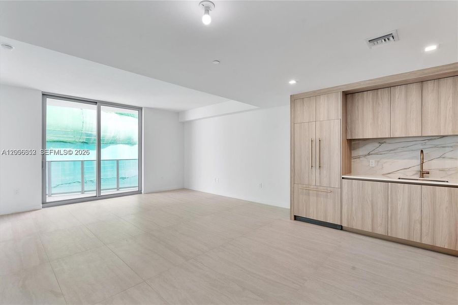 Spacious, unfurnished interior of a new home in , Miami (Image 14).