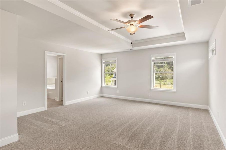Spacious, unfurnished interior of a new home in Hellen Valley, Braselton (Image 16).