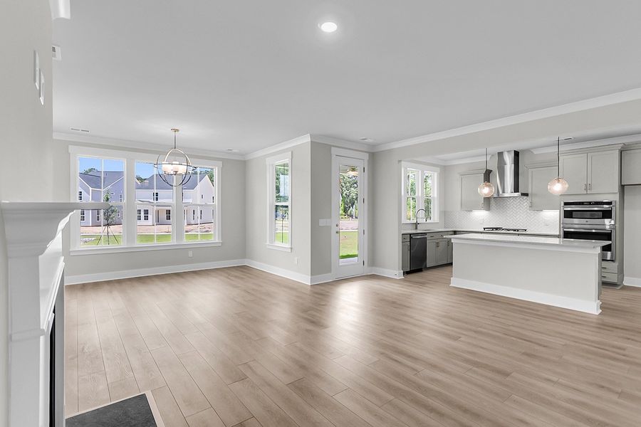 Spacious, unfurnished interior of a new home in Pineland Preserve, Summerville (Image 26).