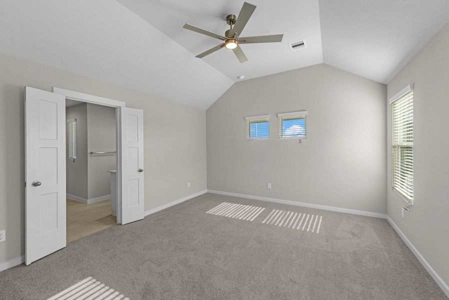 Spacious, unfurnished interior of a new home in Grand Oaks Village, Houston (Image 25). Spacious, unfurnished interior of a new home in Grand Oaks Village, Houston (Image 25).