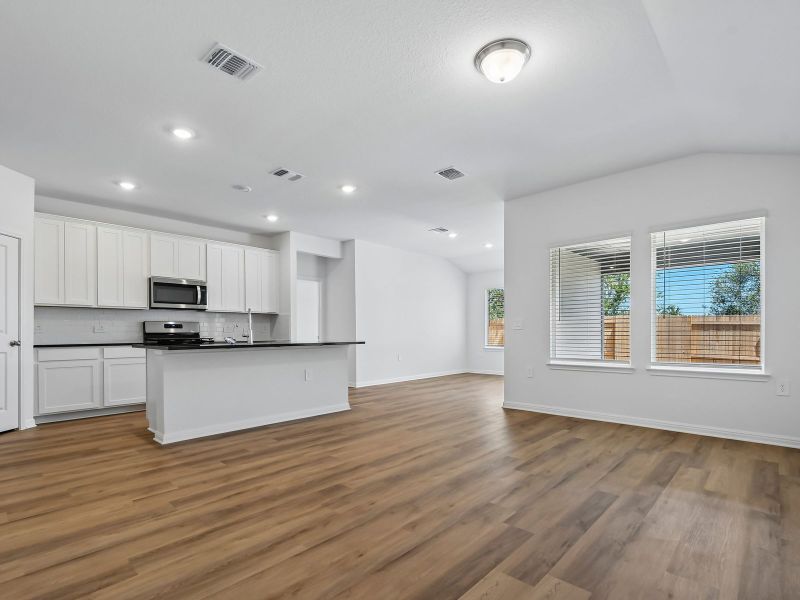 Spacious, unfurnished interior of a new home in Lexington Parke, Del Valle (Image 6). Spacious, unfurnished interior of a new home in Lexington Parke, Del Valle (Image 6).