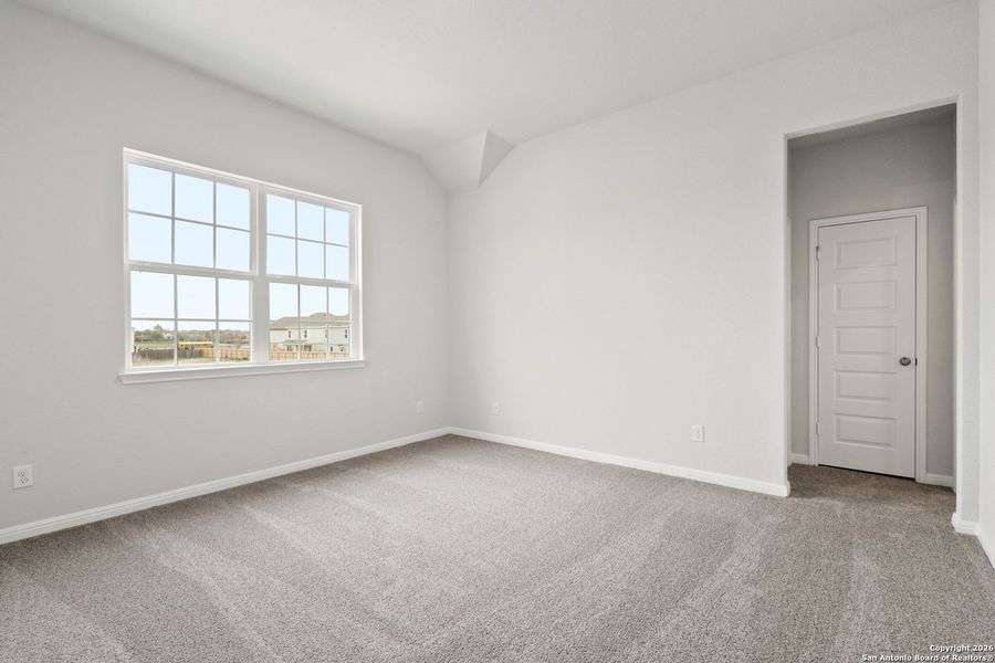 Spacious, unfurnished interior of a new home in Melissa Ranch, San Antonio (Image 15).