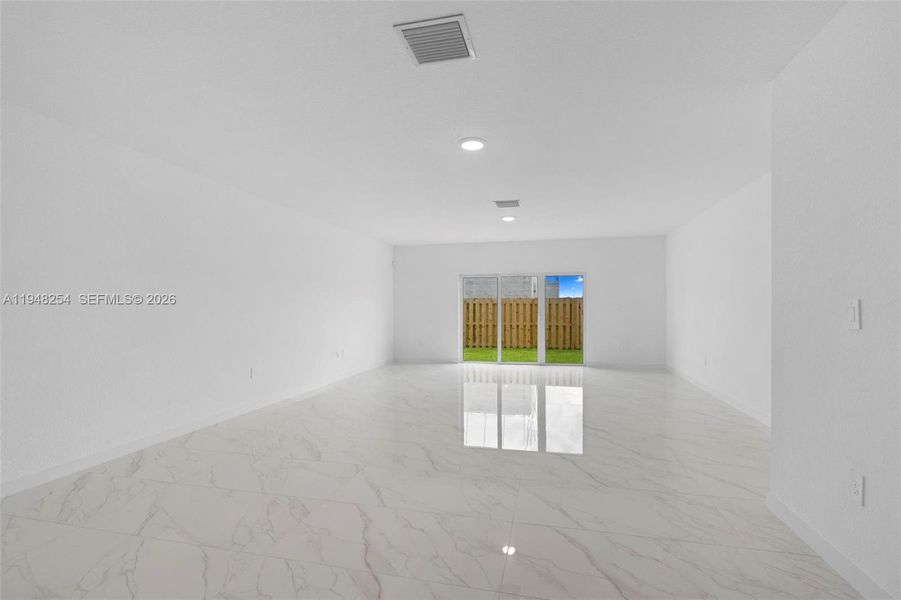 Spacious, unfurnished interior of a new home in , Miami (Image 24).