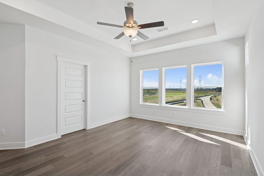 Spacious, unfurnished interior of a new home in , Katy (Image 30).