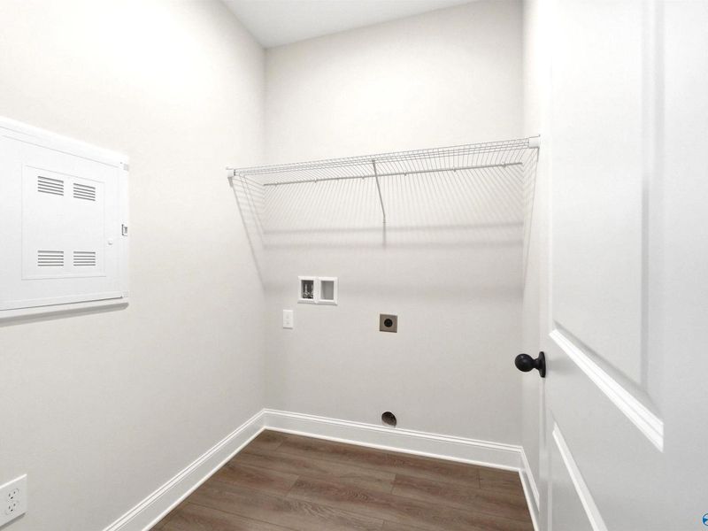 Spacious, unfurnished interior of a new home in Bailey Park, Fayetteville (Image 12).