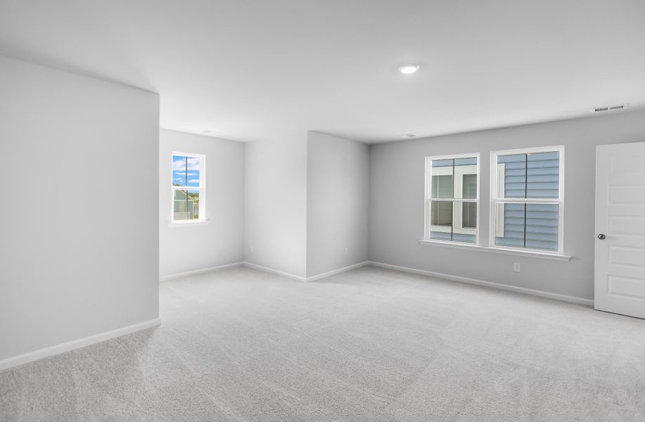 Spacious, unfurnished interior of a new home in , Summerville (Image 28).