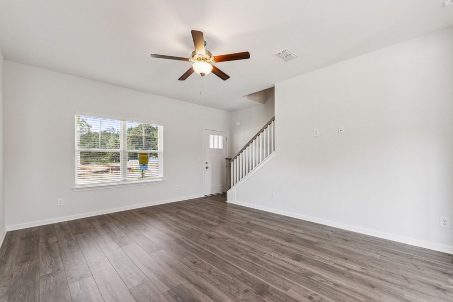 Spacious, unfurnished interior of a new home in Stillwater, Tullahoma (Image 12).