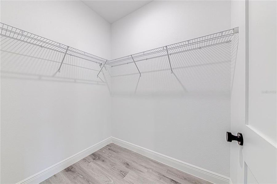 Spacious, unfurnished interior of a new home in , Citrus Springs (Image 43).