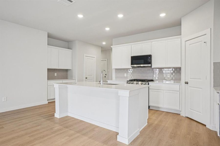 Furnished interior view inside a new home in Lone Oak, Alvarado (Image 9).