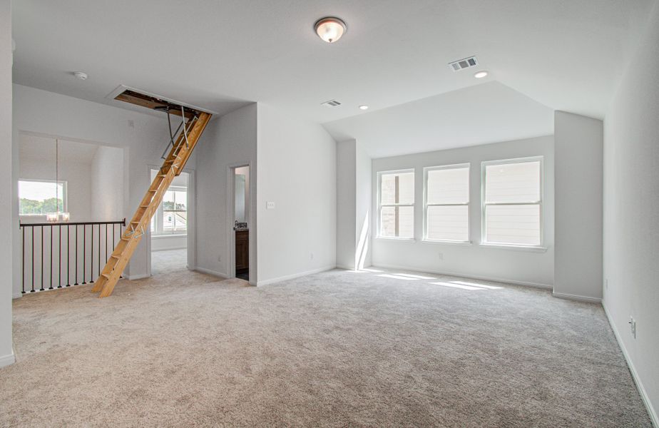 Spacious, unfurnished interior of a new home in Harmony Cove, Humble (Image 40).