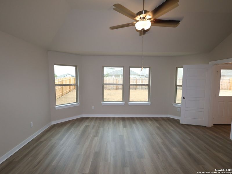 Spacious, unfurnished interior of a new home in Winding Brook, San Antonio (Image 17). Spacious, unfurnished interior of a new home in Winding Brook, San Antonio (Image 17).