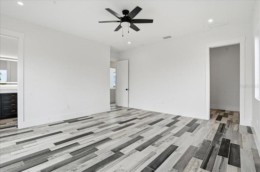 Spacious, unfurnished interior of a new home in , Englewood (Image 64).